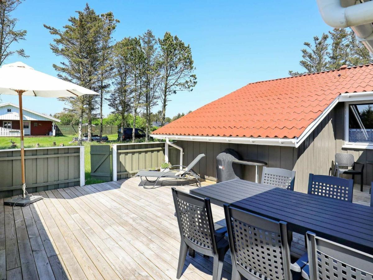 Holiday Home Lokken X Екстериор снимка